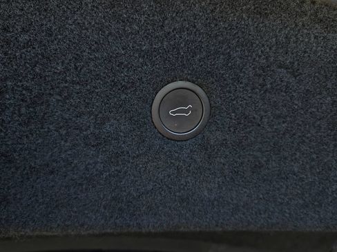 Used 2025 Tesla Model S AWD/4WD image 27