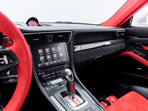 Used 2019 Porsche 911 GT2 RS RWD image 81