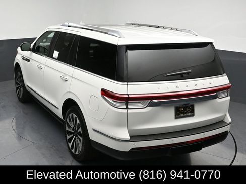 Used 2022 Lincoln Navigator Reserve AWD/4WD image 27