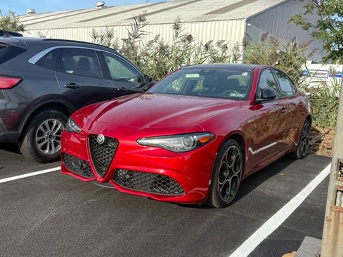 Used 2022 Alfa Romeo Giulia Veloce image 3