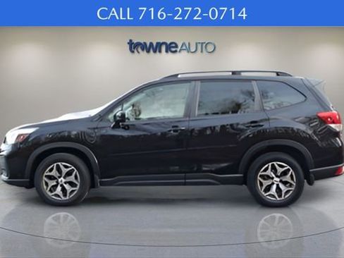 Used 2021 Subaru Forester Premium image 3