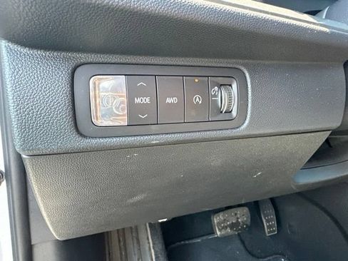 Used 2026 Chevrolet Traverse LT AWD/4WD image 14