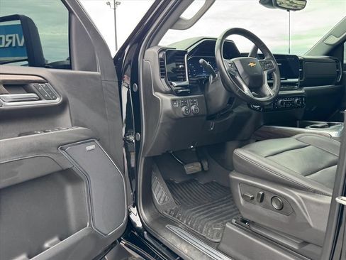 Used 2024 Chevrolet Silverado 2500 LTZ w/ LTZ Premium Package AWD/4WD image 16
