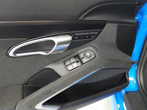 Used 2022 Porsche 718 Cayman GTS RWD image 6