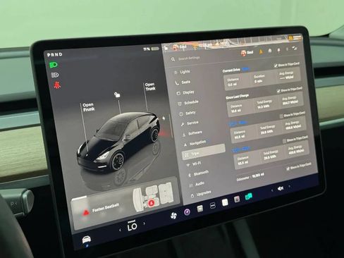 Used 2023 Tesla Model Y Performance AWD/4WD image 25