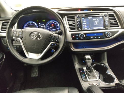 Used 2018 Toyota Highlander Limited image 22