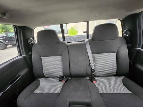 Used 2011 GMC Canyon SLE AWD/4WD image 15