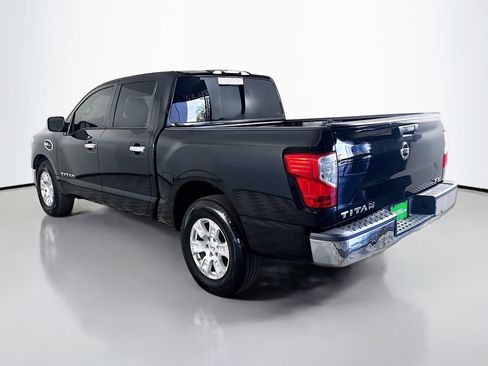 Used 2017 Nissan Titan SV image 7