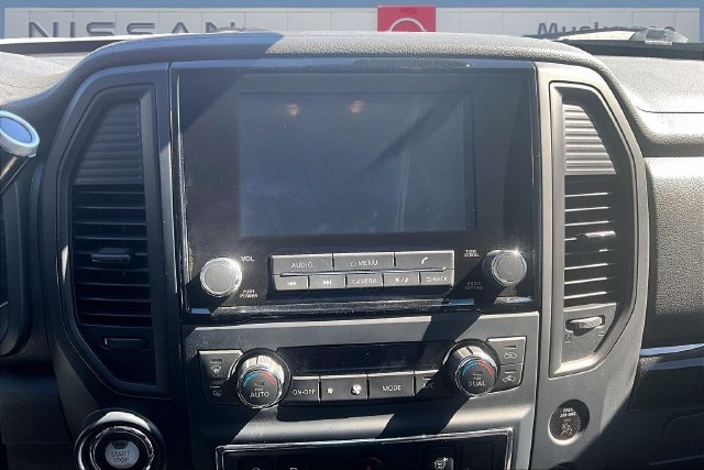 Used 2024 Nissan Titan SV w/ SV Convenience Package AWD/4WD image 10
