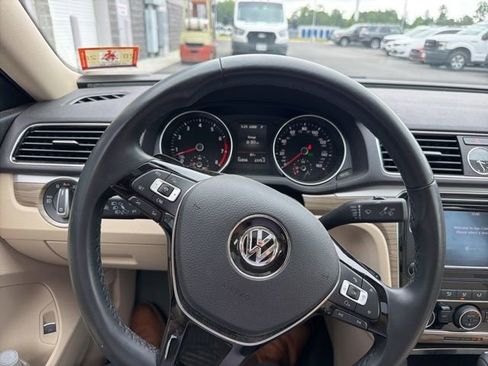 Used 2016 Volkswagen Passat 3.6 SEL Premium FWD image 22