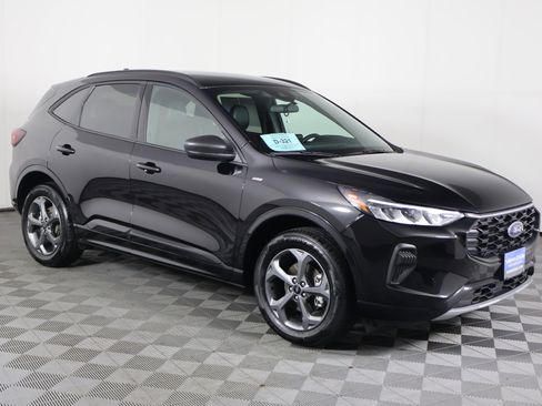 Used 2024 Ford Escape ST-Line image 4