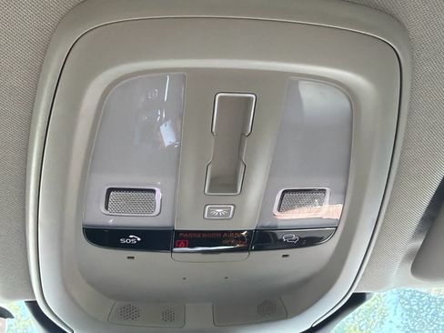 Certified 2024 Volvo XC60 B5 Plus AWD/4WD image 34