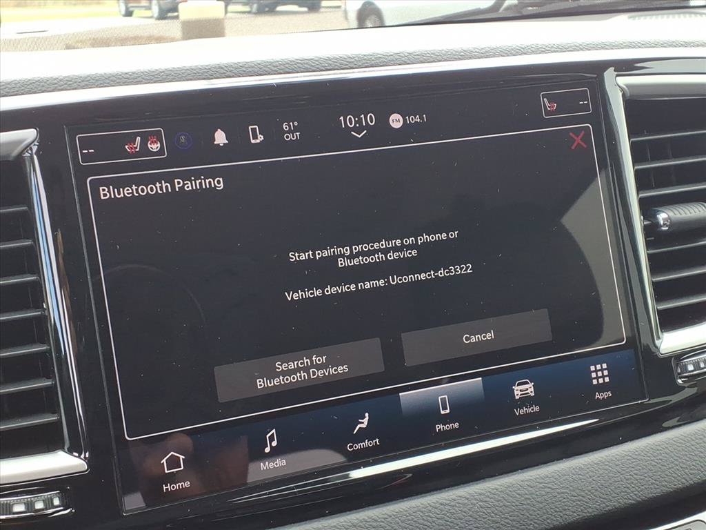 Used 2023 Chrysler Pacifica Touring-L FWD image 10