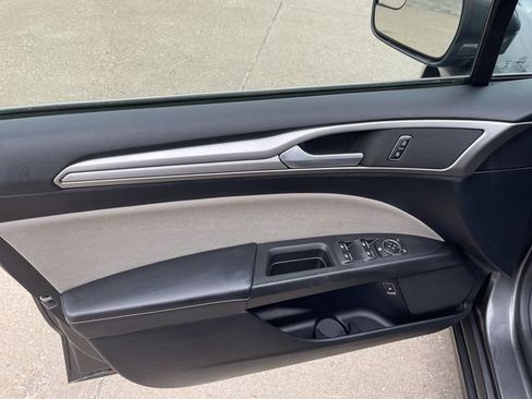 Used 2018 Ford Fusion S FWD image 10