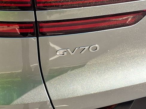 Used 2026 Genesis GV70 2.5T Advanced AWD/4WD image 24