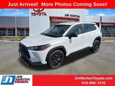 Used 2025 Toyota Corolla Cross L image 3