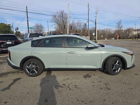 New 2025 Kia K4 LXS image 15