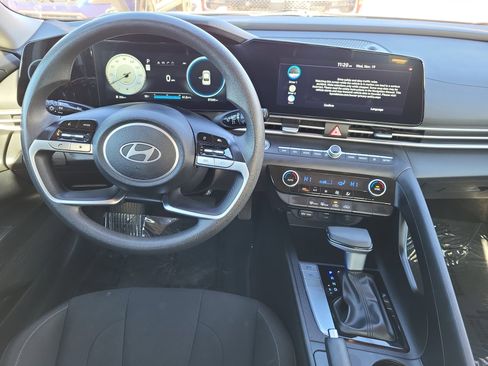 Used 2024 Hyundai Elantra SEL image 8