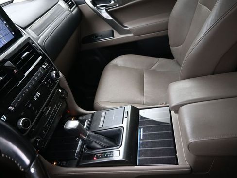 Used 2022 Lexus GX 460 Luxury image 19