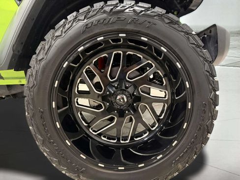 Used 2025 Jeep Wrangler Unlimited Rubicon w/ XTREMEE 35" Tire Package AWD/4WD image 32
