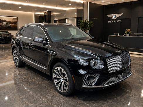 Certified 2022 Bentley Bentayga AWD/4WD image 2
