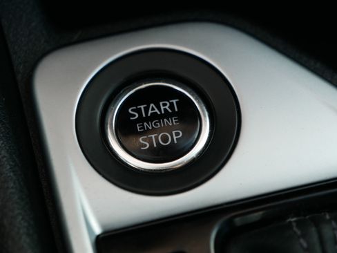 Certified 2023 Nissan Sentra SV FWD image 32