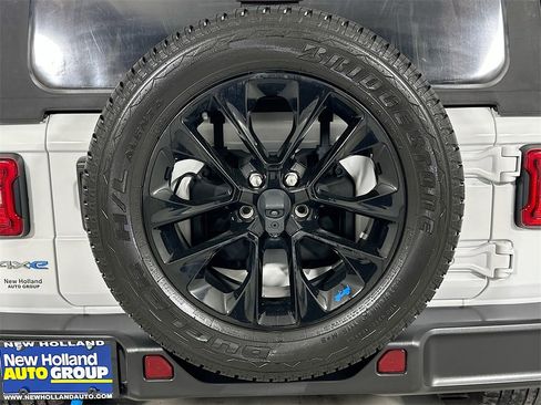 Used 2023 Jeep Wrangler Unlimited Sahara w/ Cold Weather Group image 13