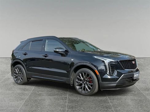Used 2021 Cadillac XT4 Sport w/ Cold Weather Package image 9