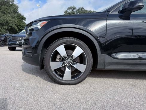 Used 2020 Volvo XC40 T5 Momentum w/ Protection Package AWD/4WD image 10