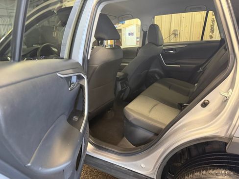 Used 2022 Toyota RAV4 XLE AWD/4WD image 34
