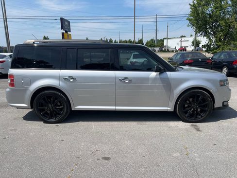Used 2016 Ford Flex Limited w/ Equipment Group 301A FWD image 4