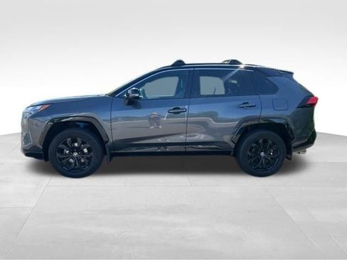 Used 2022 Toyota RAV4 XSE AWD/4WD image 2