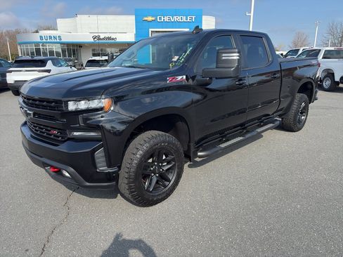 Used 2020 Chevrolet Silverado 1500 LT Trail Boss image 3