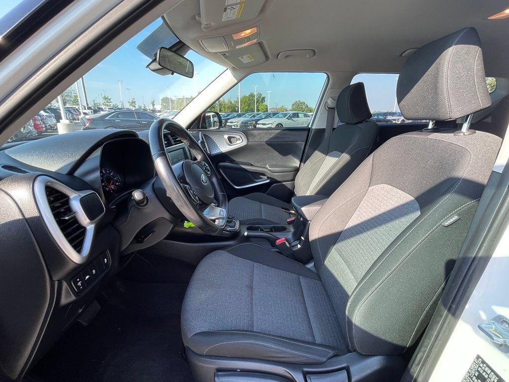 Used 2020 Kia Soul GT-Line FWD image 19