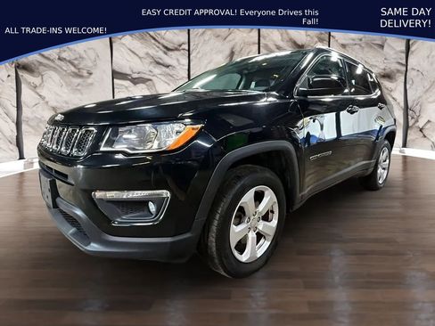 Used 2021 Jeep Compass Latitude w/ Sun and Sound Group AWD/4WD image 1