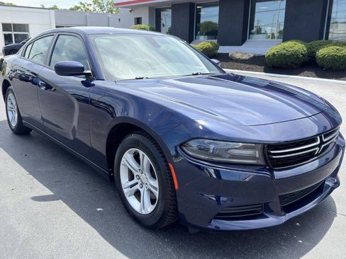 Used 2016 Dodge Charger SE w/ Popular Equipment Group RWD image 3