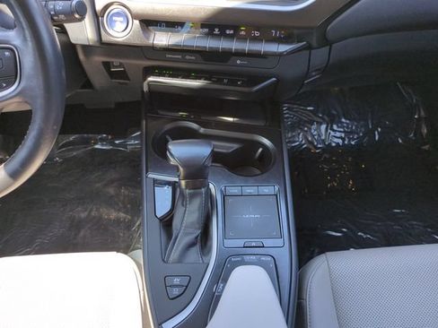 Used 2020 Lexus UX 250h w/ Premium Package AWD/4WD image 15