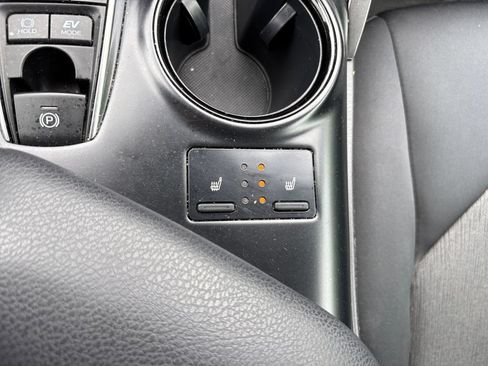 Used 2019 Toyota Camry LE FWD image 19