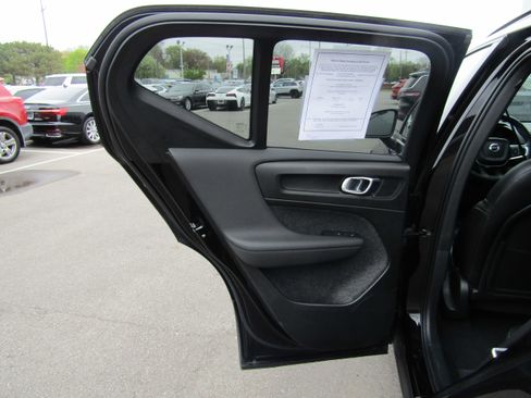 Used 2024 Volvo XC40 B5 Plus AWD/4WD image 16