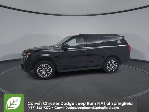 Used 2025 Ford Expedition Active AWD/4WD image 8