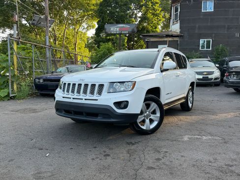 Used 2016 Jeep Compass Latitude AWD/4WD image 3