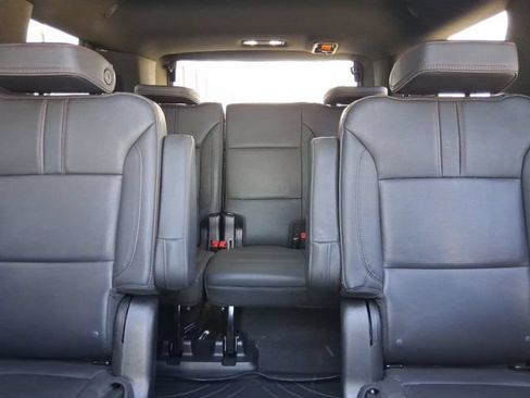 Used 2022 Chevrolet Tahoe RST w/ Luxury Package RWD image 20