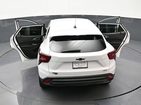 Used 2024 Chevrolet Trax RS image 36