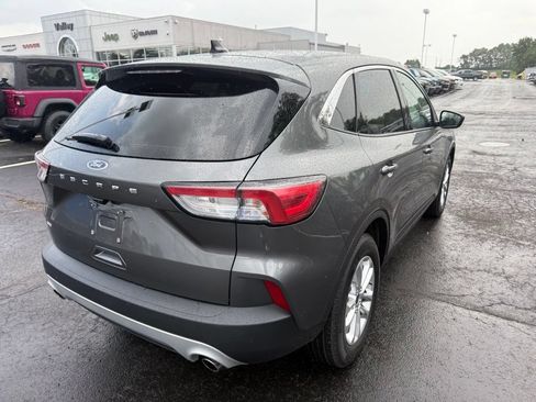 Used 2022 Ford Escape SE w/ Convenience Package FWD image 3
