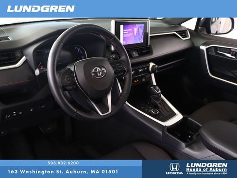 Used 2024 Toyota RAV4 SE w/ Weather & Moonroof Package image 6