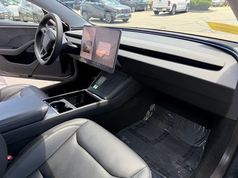 Used 2024 Tesla Model 3 Long Range AWD/4WD image 32