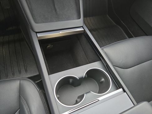 Used 2024 Tesla Model 3 Standard Range image 22