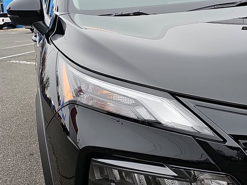 Certified 2025 Nissan Rogue SV w/ Rock Creek Premium Package image 9