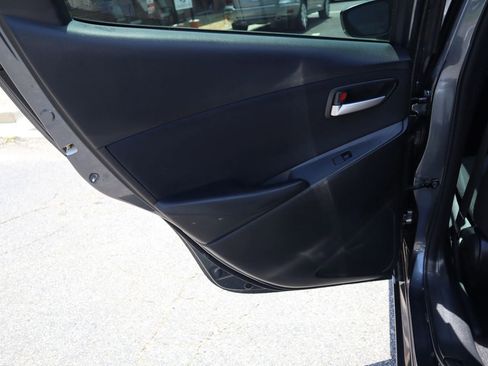 Used 2020 Toyota Yaris LE FWD image 10