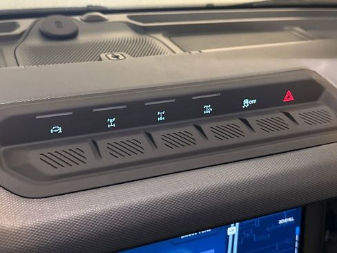 New 2025 Ford Bronco Badlands image 32